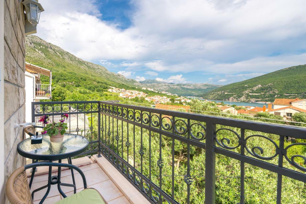 Tranquility And Nature In 4 Bedroom With Sea View Mokošica Exterior foto